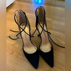 Women’s Shoe Republic LA black heels!!